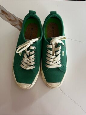 Cariuma Green Canvas Sneakers with Cream Laces